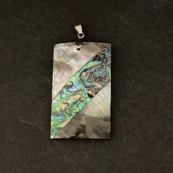 LUCITE ABALONE SHELL NECKLACE PENDANT - Picture 2 of 7